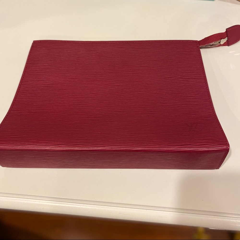 Louis Vuitton Toiletry Pouch 26 - Picture 3 of 7